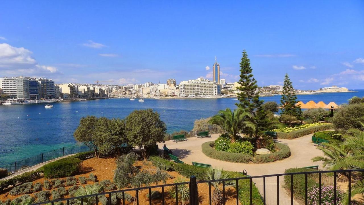 St Georges Bay Oasis Steps From The Apartment *